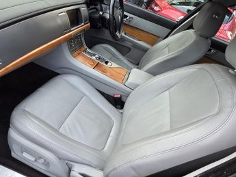 Jaguar XF V6 LUXURY