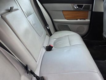 Jaguar XF V6 LUXURY