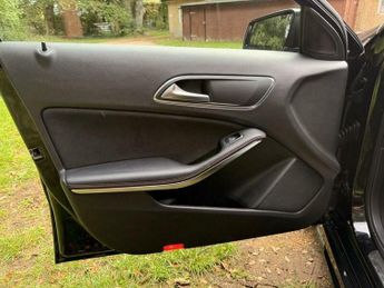Mercedes-Benz A Class 1.6 A180 AMG Line (Executive) 7G-DCT Euro 6 (s/s) 5dr