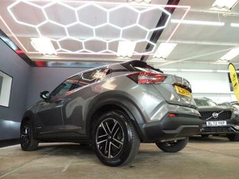 Nissan Juke 1.6 N-Connecta Auto Euro 6 5dr