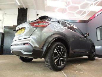Nissan Juke 1.6 N-Connecta Auto Euro 6 5dr