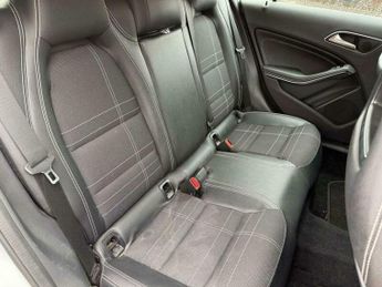 Mercedes-Benz A Class 1.8 A200 CDI BlueEfficiency Sport 7G-DCT Euro 5 (s/s) 5dr