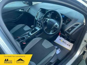Ford Focus 1.0T EcoBoost Zetec Euro 5 (s/s) 5dr