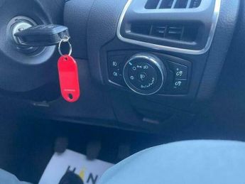 Ford Focus 1.0T EcoBoost Zetec Euro 5 (s/s) 5dr