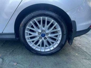 Ford Focus 1.0T EcoBoost Zetec Euro 5 (s/s) 5dr