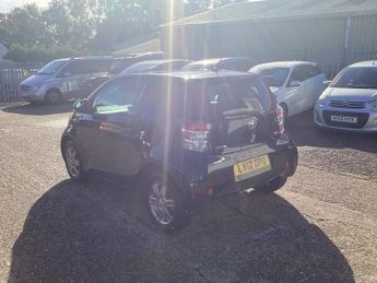 Toyota iQ 1.0 VVT-i 2 Hatchback 3dr Petrol Multidrive Euro 5 (68 ps)