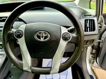 Toyota Prius 1.8 VVT-h T3 Hatchback 5dr Petrol Hybrid CVT Euro 5 (s/s) (136 p