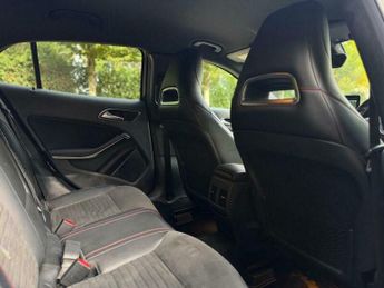 Mercedes-Benz C Class 2.1 GLA200d AMG Line (Premium) 7G-DCT Euro 6 (s/s) 5dr
