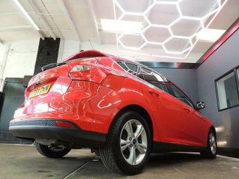 Ford Focus 1.6 Zetec Powershift Euro 5 5dr