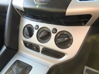 Ford Focus 1.6 Zetec Powershift Euro 5 5dr