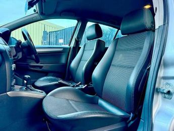 Vauxhall Astra 1.8i 16v Design Sport Hatch 3dr Petrol Automatic (194 g/km, 123 