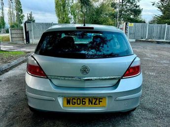 Vauxhall Astra 1.8i 16v Design Sport Hatch 3dr Petrol Automatic (194 g/km, 123 