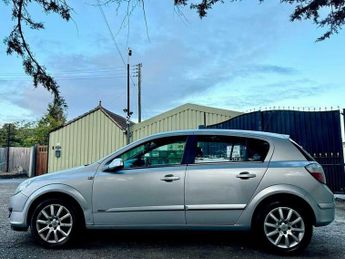 Vauxhall Astra 1.8i 16v Design Sport Hatch 3dr Petrol Automatic (194 g/km, 123 
