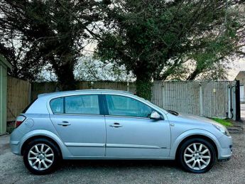 Vauxhall Astra 1.8i 16v Design Sport Hatch 3dr Petrol Automatic (194 g/km, 123 