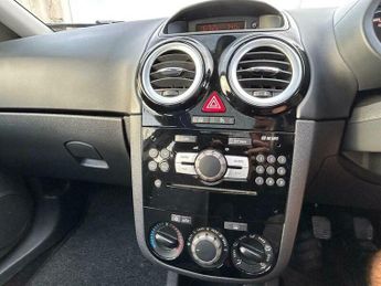 Vauxhall Corsa 1.4i 16v Design 5dr (a/c)