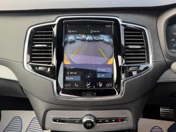 Volvo XC90 2.0 B5 MHEV R-Design SUV 5dr Petrol Hybrid Auto 4WD Euro 6 (s/s)