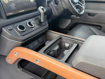 Land Rover Defender 3.0 P400 MHEV X SUV 5dr Petrol Auto 4WD Euro 6 (s/s) (400 ps)