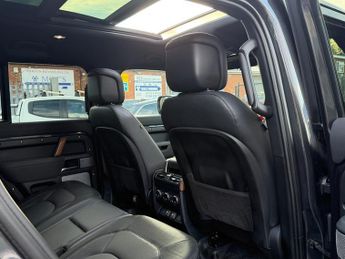 Land Rover Defender 3.0 P400 MHEV X SUV 5dr Petrol Auto 4WD Euro 6 (s/s) (400 ps)