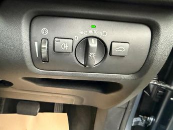 Volvo V40 T3 CROSS COUNTRY NAV PLUS