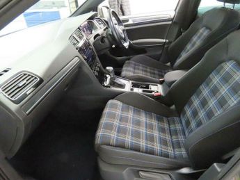 Volkswagen Golf 1.4 TSI 8.7kWh GTE Advance DSG Euro 6 (s/s) 5dr