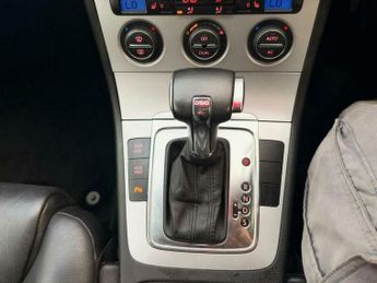 Volkswagen Passat 2.0 TDI Highline DSG Euro 4 4dr