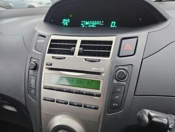Toyota Yaris VVT-I T2
