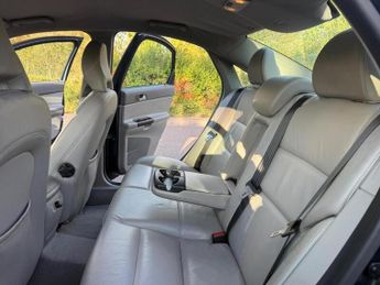 Volvo S40 2.4 SE Geartronic 4dr