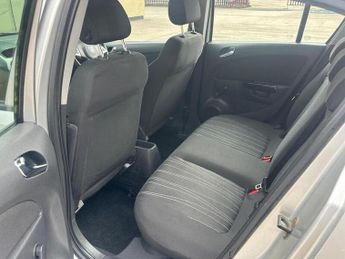 Vauxhall Corsa 1.4i 16v Club 5dr