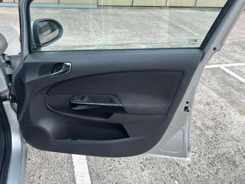 Vauxhall Corsa 1.4i 16v Club 5dr