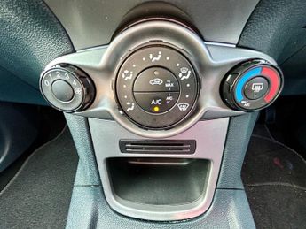 Ford Fiesta EDGE FSH+A/C+ISOFIX