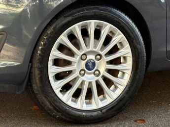 Ford Fiesta 1.0T EcoBoost Titanium Euro 5 (s/s) 5dr