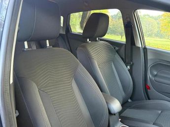 Ford Fiesta 1.0T EcoBoost Titanium Euro 5 (s/s) 5dr