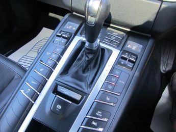 Porsche Macan PDK