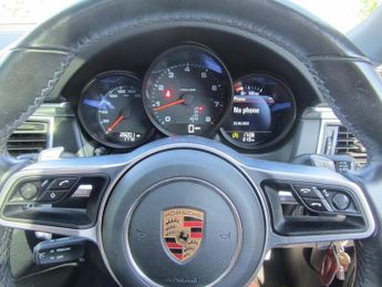 Porsche Macan PDK