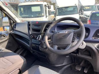 Iveco Daily IVECO DAILY 70C-180 EURO 6 20FT BOX VAN WITH TAILLIFT WITH AIRCO