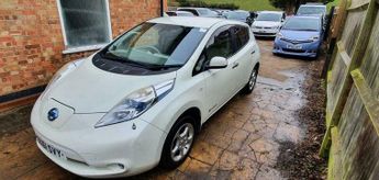 Nissan Leaf 24kWh Hatchback 5dr Electric Auto (107 bhp)