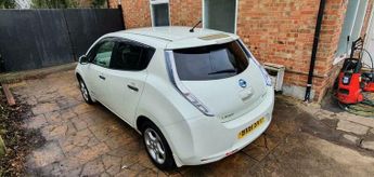 Nissan Leaf 24kWh Hatchback 5dr Electric Auto (107 bhp)