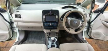 Nissan Leaf 24kWh Hatchback 5dr Electric Auto (107 bhp)