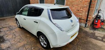 Nissan Leaf 24kWh Hatchback 5dr Electric Auto (107 bhp)