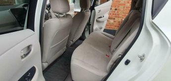 Nissan Leaf 24kWh Hatchback 5dr Electric Auto (107 bhp)