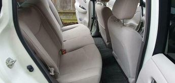 Nissan Leaf 24kWh Hatchback 5dr Electric Auto (107 bhp)