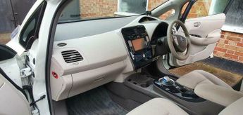 Nissan Leaf 24kWh Hatchback 5dr Electric Auto (107 bhp)