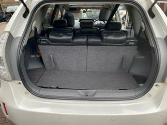 Toyota Prius T SPIRIT