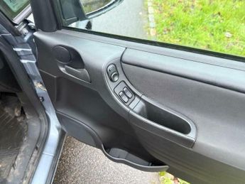 Vauxhall Zafira 1.8i 16v Life 5dr