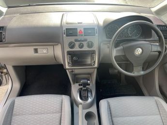 Volkswagen Touran SE TSI DSG
