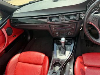 BMW 3 SERIES 2.0 320d SE Convertible 2dr Diesel Steptronic Euro 5 (184 ps)