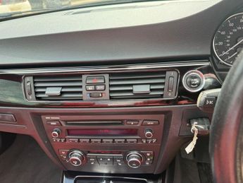 BMW 3 SERIES 2.0 320d SE Convertible 2dr Diesel Steptronic Euro 5 (184 ps)