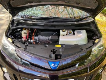 Toyota Estima 2.4 HYBRID E-FOUR AERAS FAMILY 7 SEATER