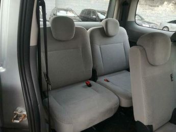 Nissan NV200 Tekna Auto 5dr (Rapid Plus, 7 Seat)