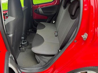 Toyota AYGO VVT-I MOVE WITH STYLE MM